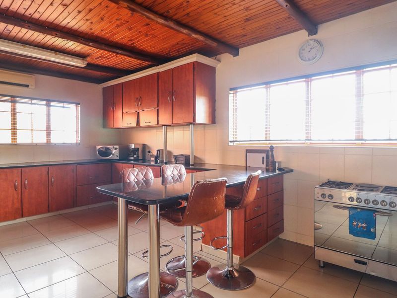 Lovely property - Photo 10