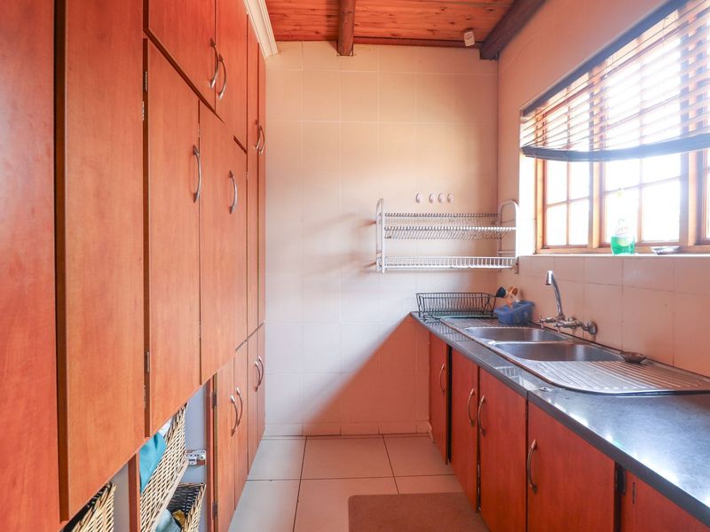 Lovely property - Photo 9