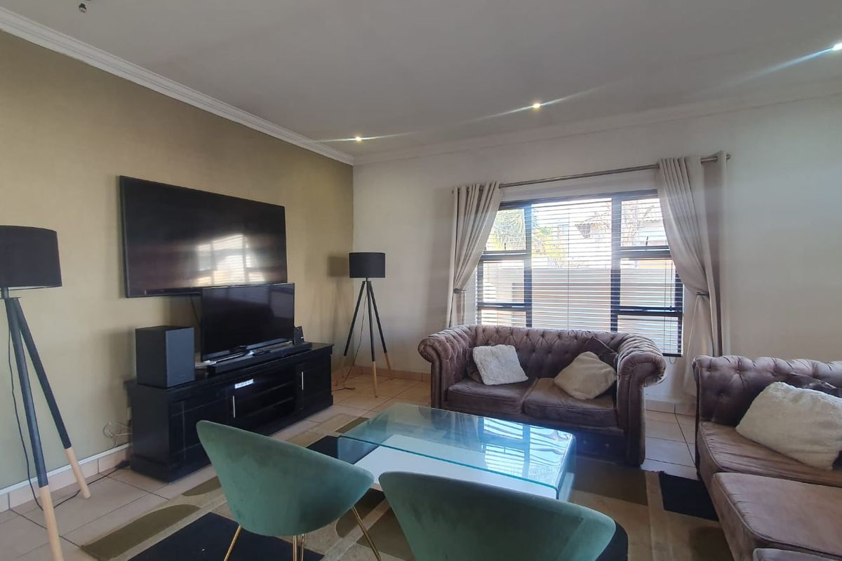 4 bedrooms 3 bathrooms  - Photo 4