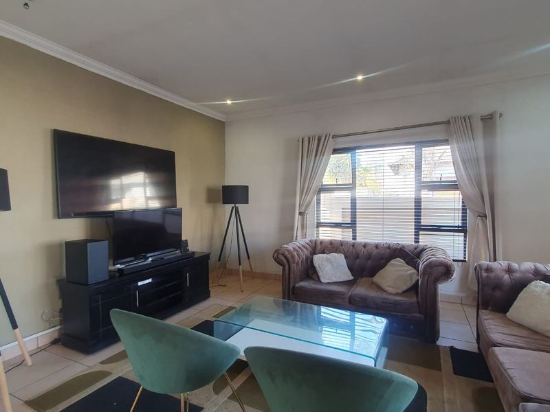 4 bedrooms 3 bathrooms  - Photo 4