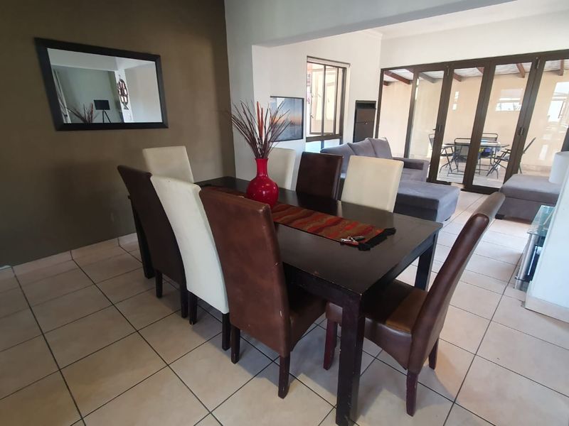 4 bedrooms 3 bathrooms  - Photo 6