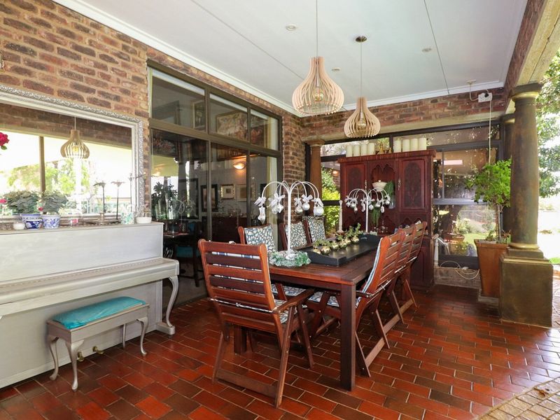 TIMELESS ELEGANCE MEETS MODERN DESIGN: A PERFECT HOME FOR LIVING AND ENTERTAINING - Photo 8