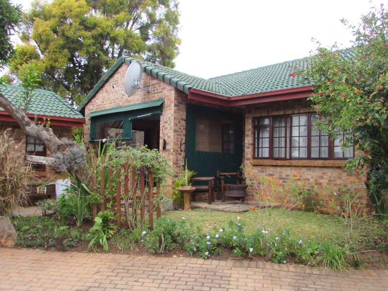 Retirement:  Full title 2 Bedroom , 1 Bathroom  - Photo 2