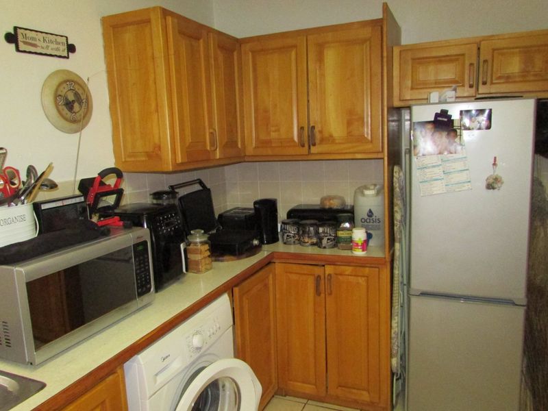 Retirement:  Full title 2 Bedroom , 1 Bathroom  - Photo 8