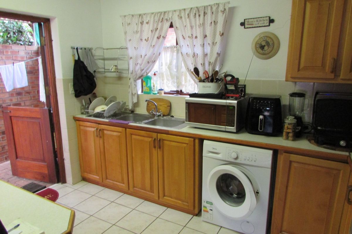 Retirement:  Full title 2 Bedroom , 1 Bathroom  - Photo 5