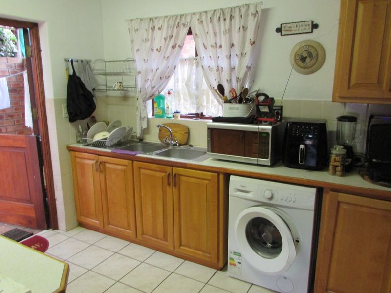 Retirement:  Full title 2 Bedroom , 1 Bathroom  - Photo 5