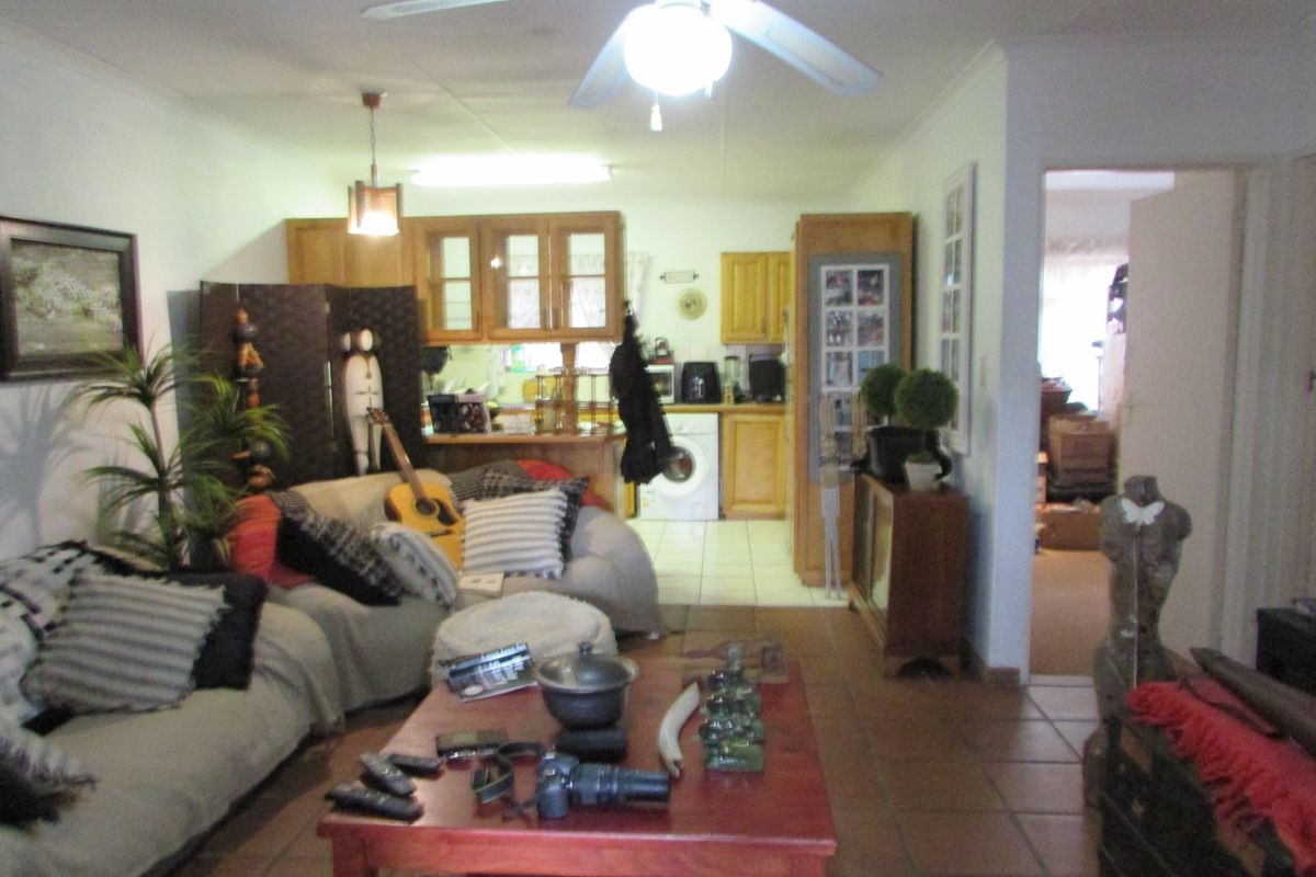 Retirement:  Full title 2 Bedroom , 1 Bathroom  - Photo 4