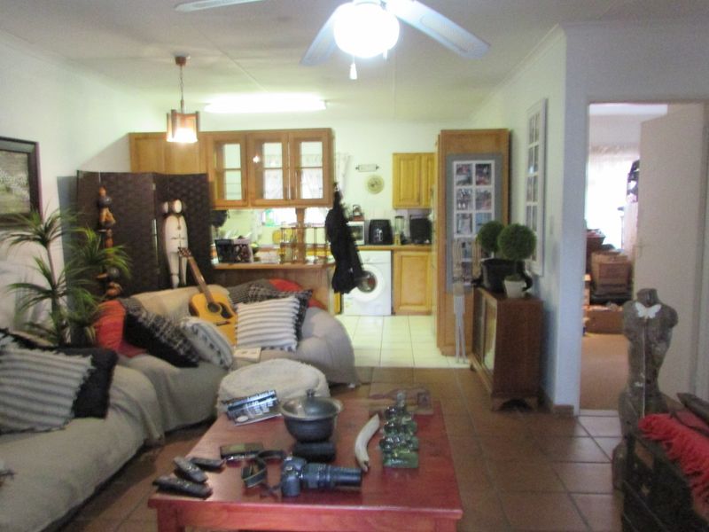 Retirement:  Full title 2 Bedroom , 1 Bathroom  - Photo 4