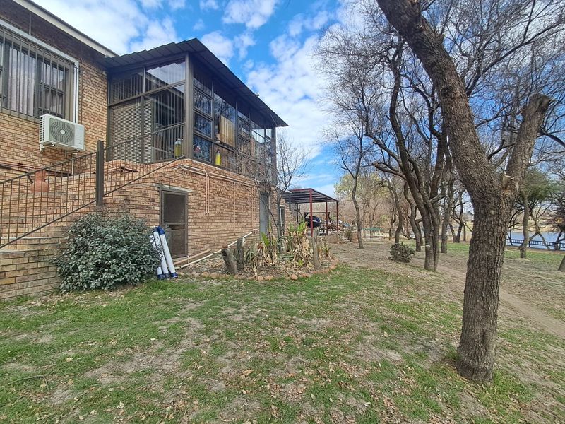 Riverfront Property For sale.  - Photo 10