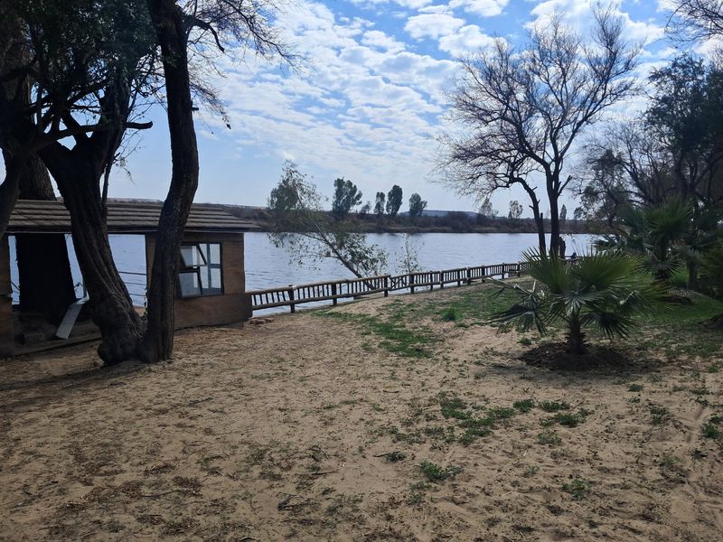 Riverfront Property For sale.  - Photo 8