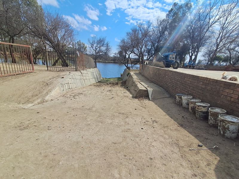 Riverfront Property For sale.  - Photo 4