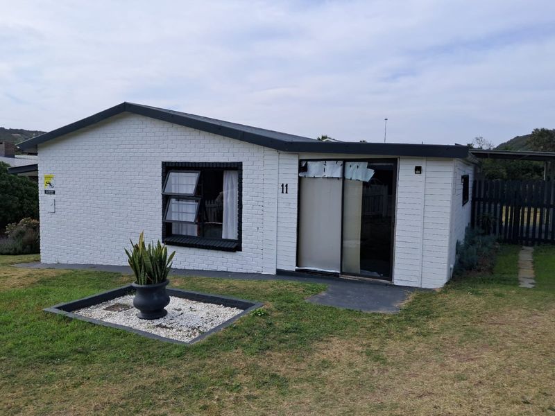 Quaint Four Bedroom Home with Enclosed Garden in Sedgehill Sedgefield - Photo 2