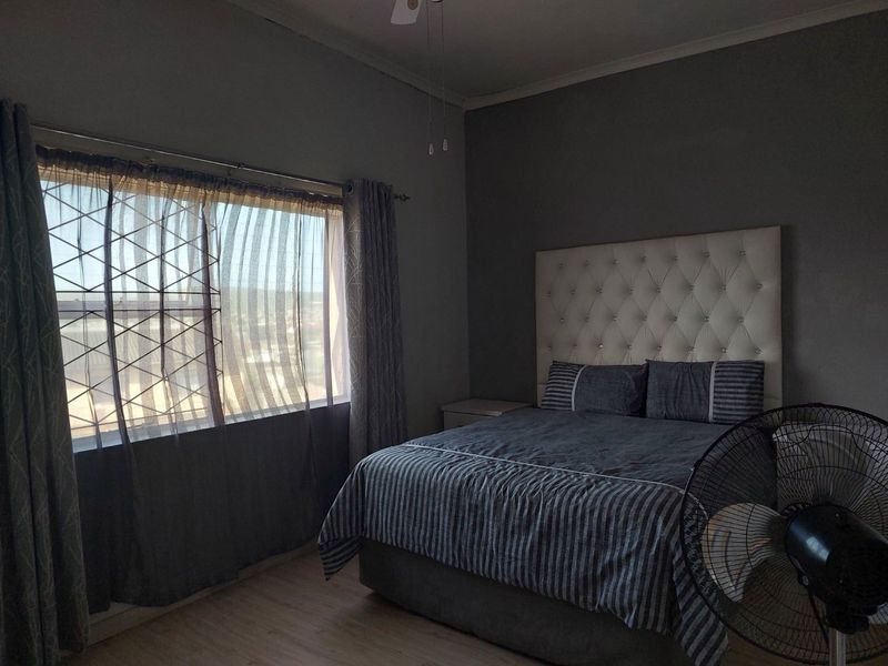 Four Bedroom Home with Endless Potential – Live, Earn, Enjoy! - Photo 10