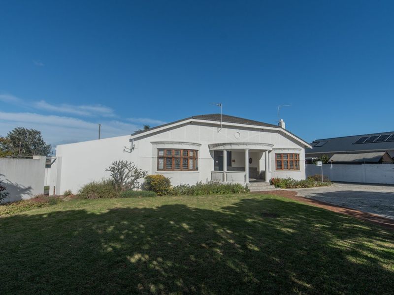 Established Guesthouse – Well-Located with Versatile Layout - Photo 2