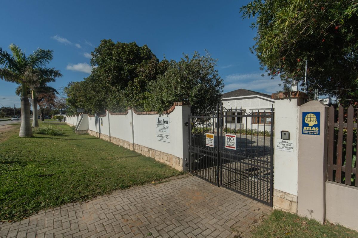 Established Guesthouse – Well-Located with Versatile Layout - Photo 5