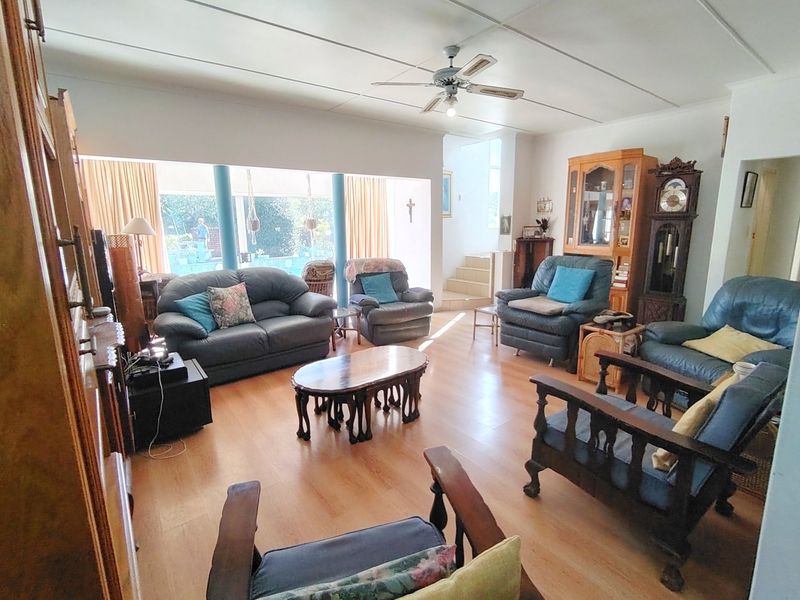 Family home that ticks all the boxes - move in ready.  - Photo 6