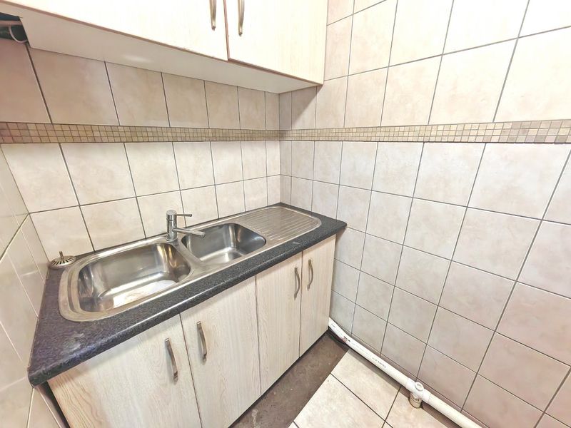 Family House with a unique Character! - Photo 8