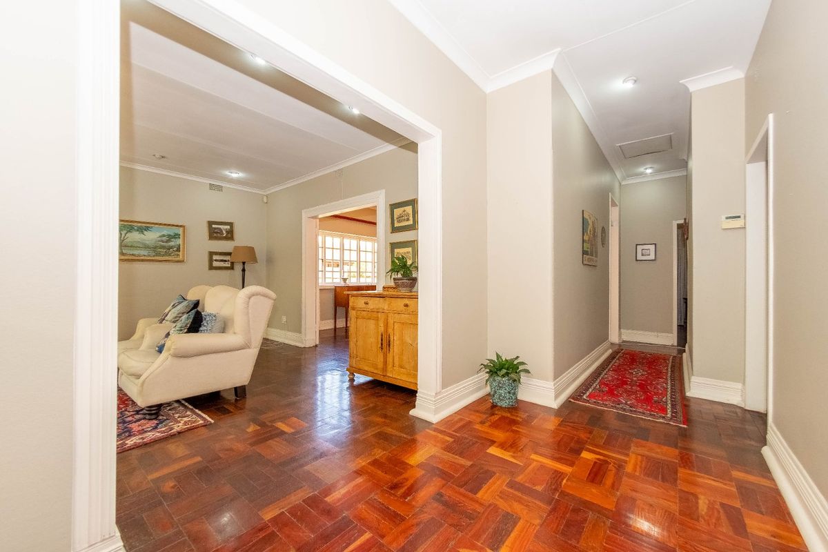 Stunning 3 Bedroom Home with Cottage for sale in Parkhurst - Photo 4