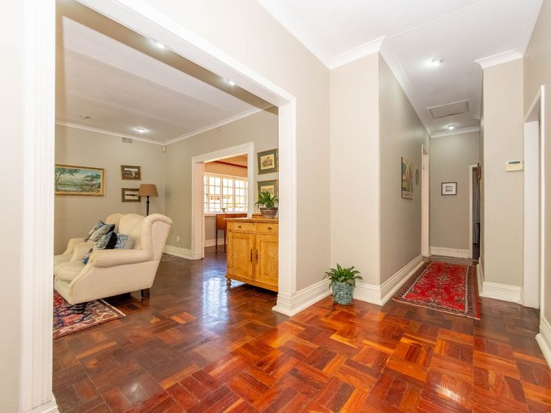 Stunning 3 Bedroom Home with Cottage for sale in Parkhurst - Photo 4