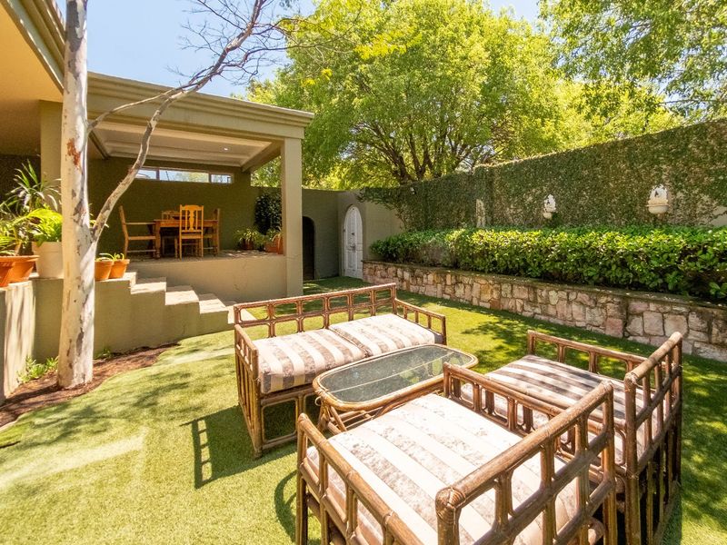 Stunning 3 Bedroom Home with Cottage for sale in Parkhurst - Photo 2