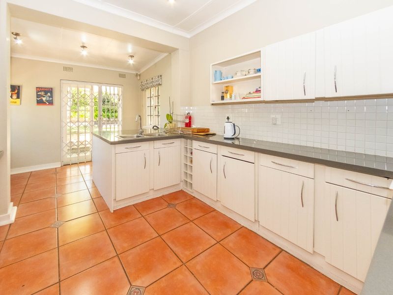 Stunning 3 Bedroom Home with Cottage for sale in Parkhurst - Photo 8