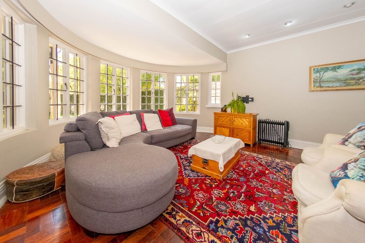 Stunning 3 Bedroom Home with Cottage for sale in Parkhurst - Photo 5