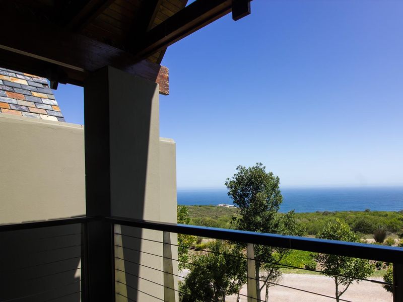 Luxury Duplex with Ocean & Mountain Views - Photo 8