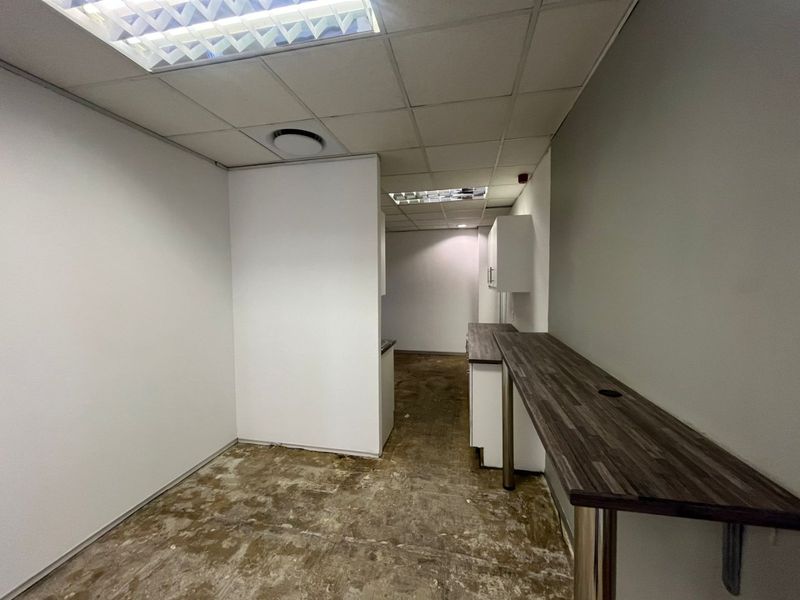 Grade A Office Space To Let in Rosebank – 209 sqm | Prime Location - Photo 8