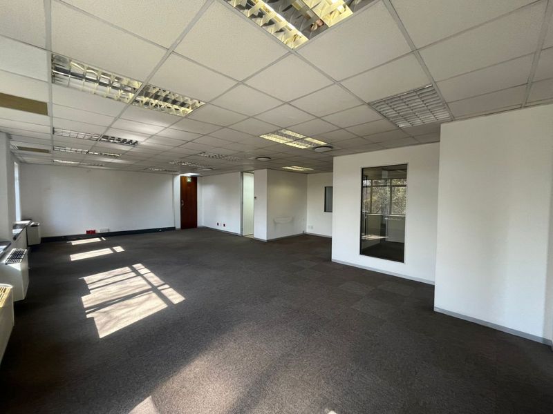 Grade A Office Space To Let in Rosebank – 209 sqm | Prime Location - Photo 7