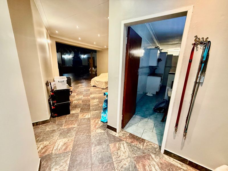 4 Bedroom with Loft & Flatlet for sale in Rynfield, Benoni - Photo 3