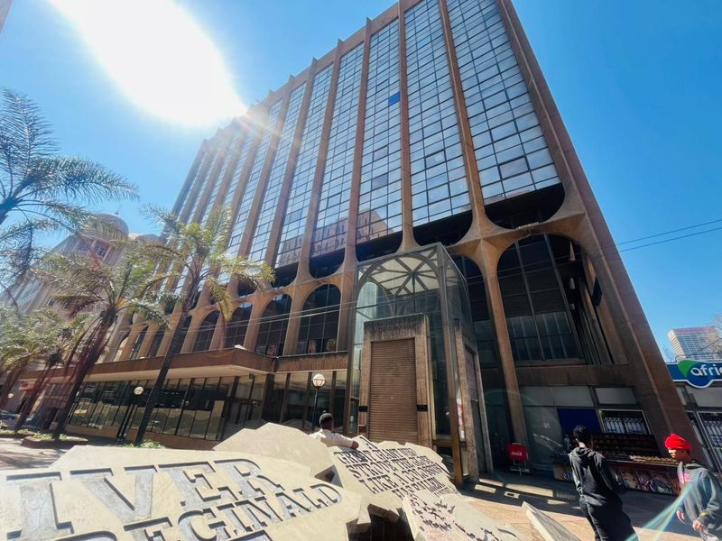 Prime 12519 Sqm GLA Commercial Building in JHB CBD - Photo 4