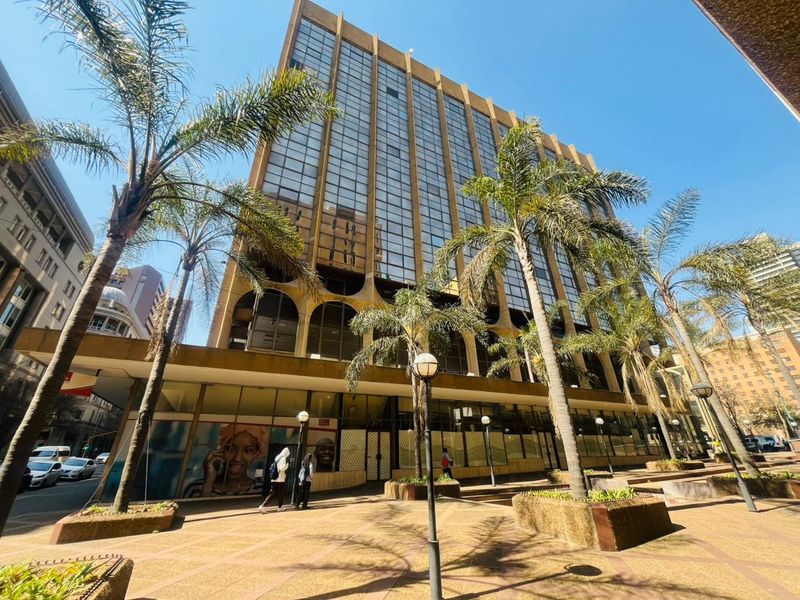 Prime 12519 Sqm GLA Commercial Building in JHB CBD - Photo 1