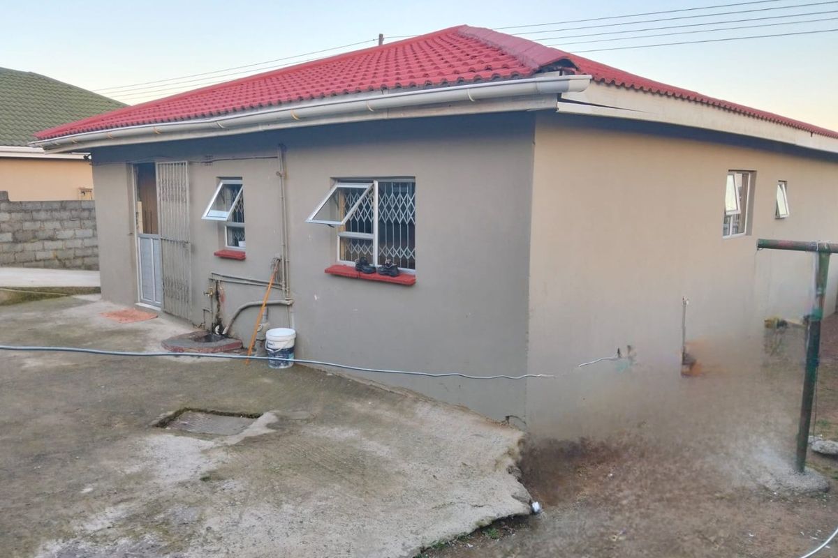 5 Bedroom house in Mdantsane NU12 - Photo 4
