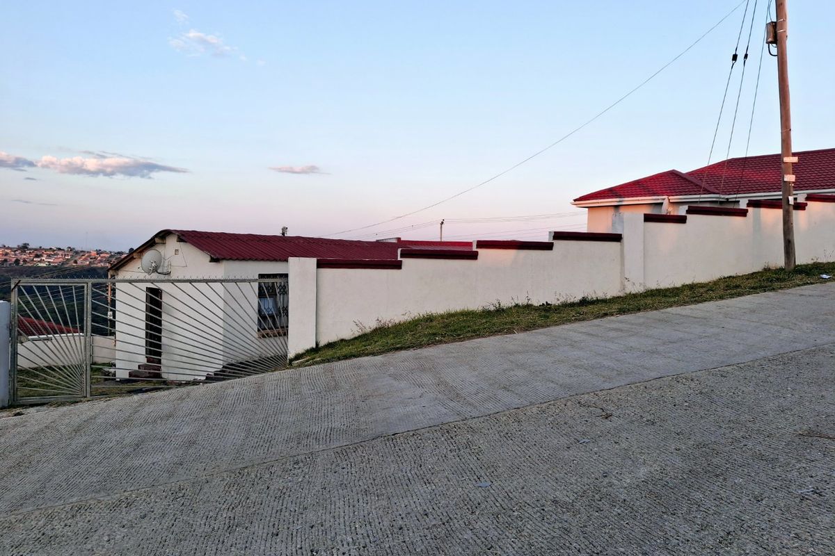 2 Bedroom house  - Photo 2