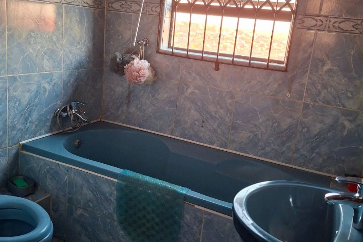 2 Bedroom house  - Photo 5