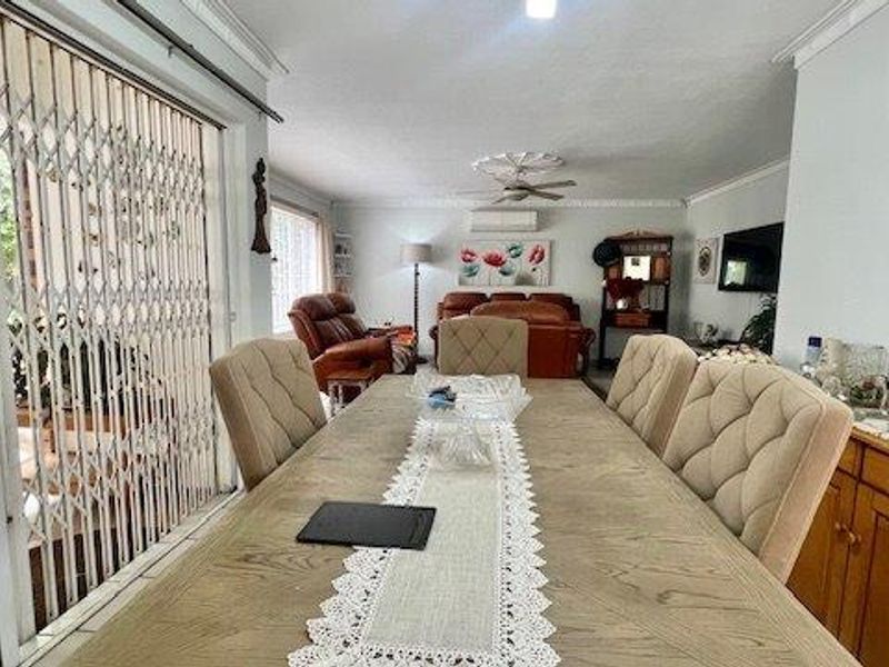 Secure & Stylish Pet-Friendly Townhouse in Popular Uvongo Complex - Photo 6