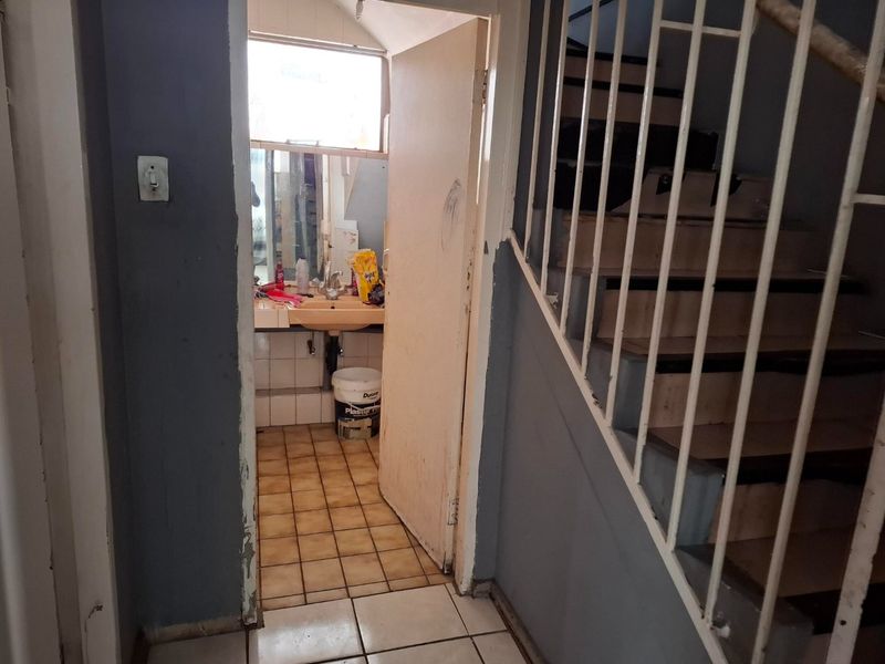 Sunny 2 bed flat in Sunnyside awaits in this Triplex - Photo 7