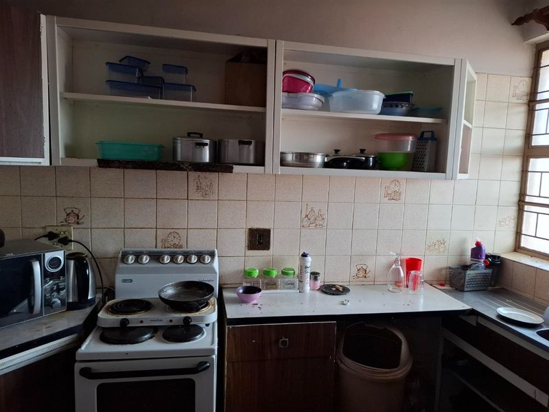 Sunny 2 bed flat in Sunnyside awaits in this Triplex - Photo 2