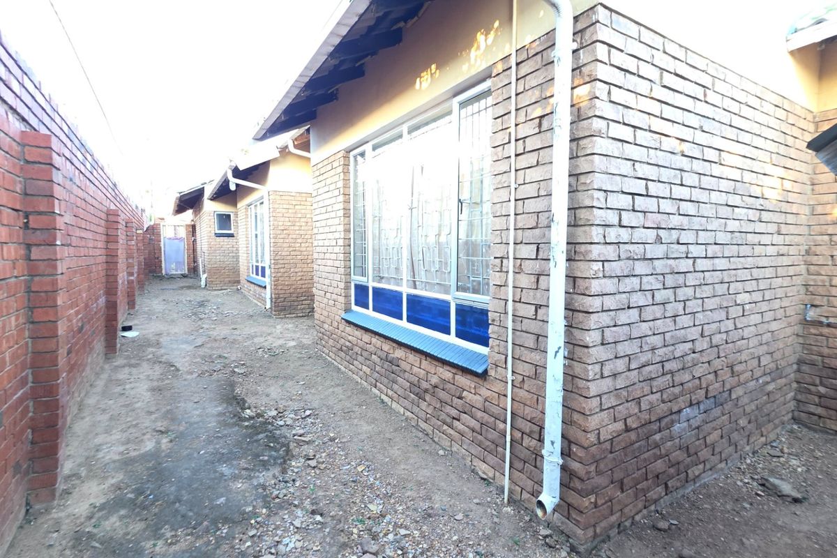 Modern Face Brick Home for Sale in Laudium - Photo 2