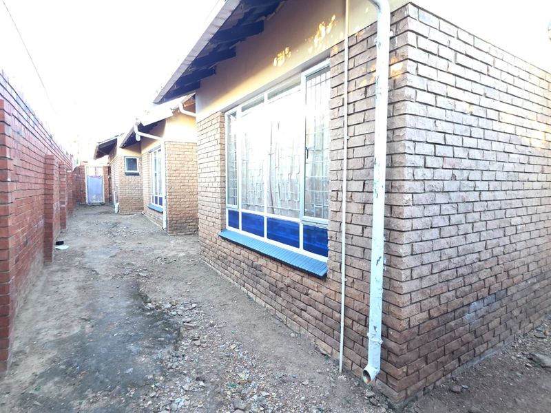 Modern Face Brick Home for Sale in Laudium - Photo 2