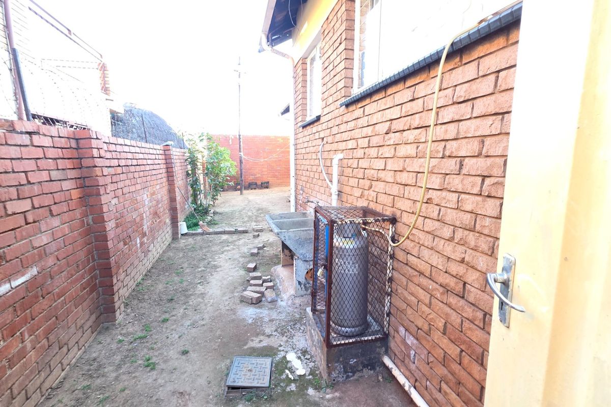 Modern Face Brick Home for Sale in Laudium - Photo 3