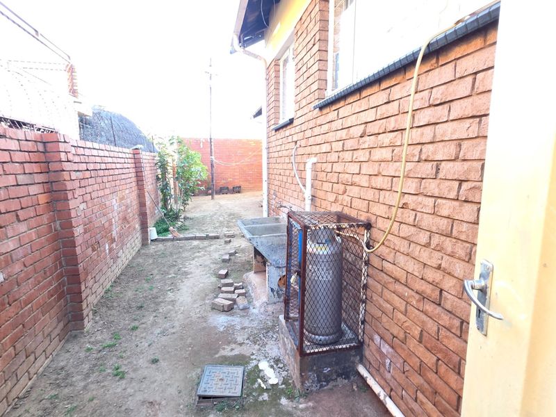 Modern Face Brick Home for Sale in Laudium - Photo 3