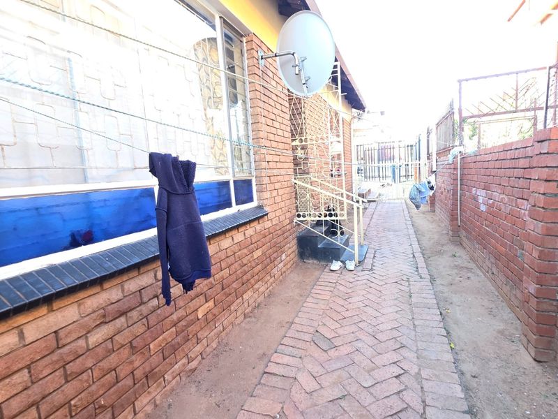 Modern Face Brick Home for Sale in Laudium - Photo 4