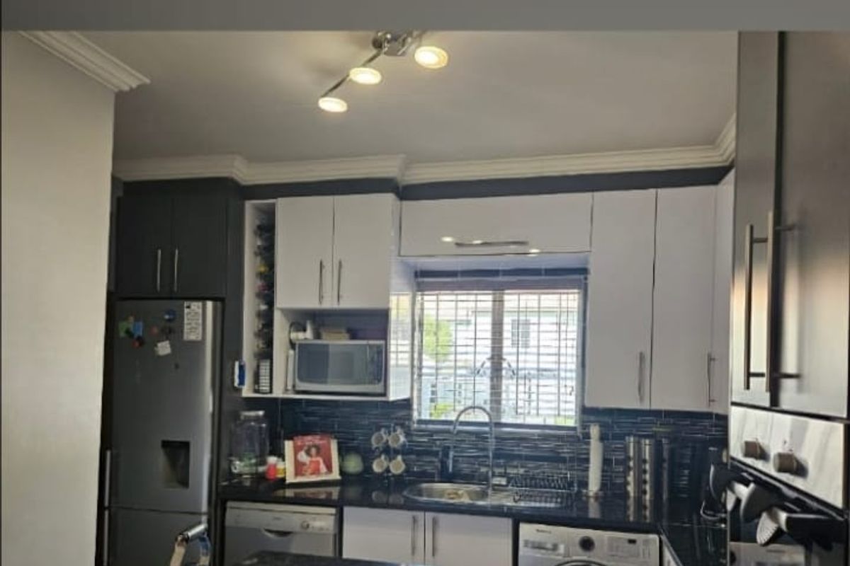 Lock Up and Go in Secure complex - Photo 4