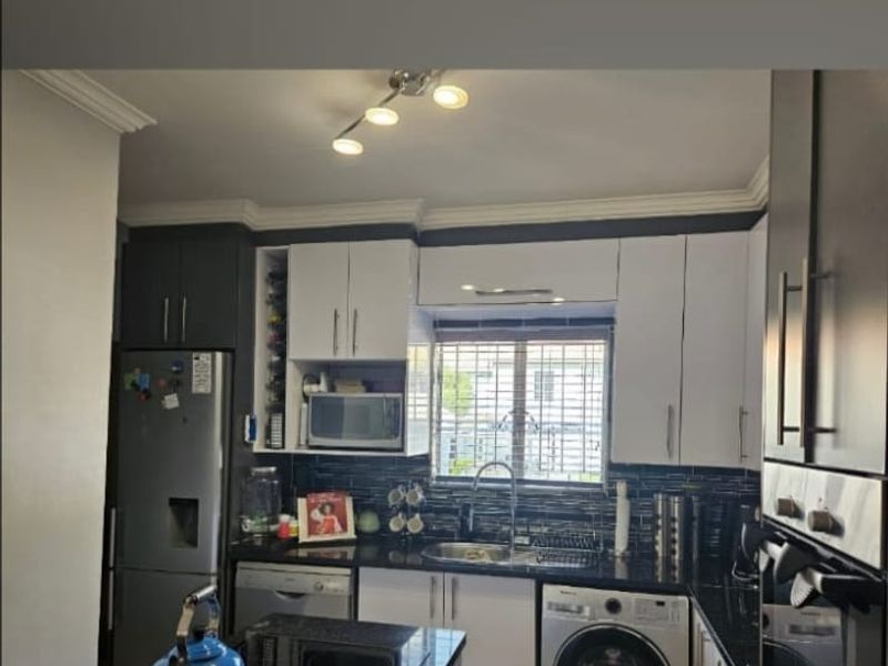 Lock Up and Go in Secure complex - Photo 4