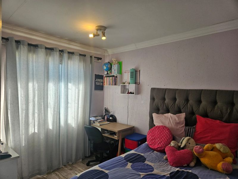 Lock Up and Go in Secure complex - Photo 9