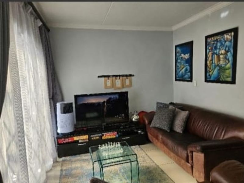 Lock Up and Go in Secure complex - Photo 5