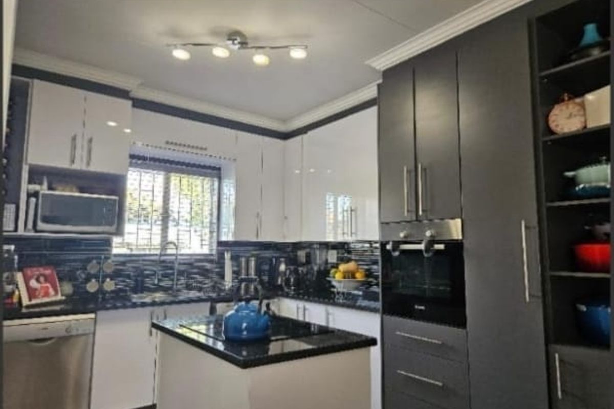 Lock Up and Go in Secure complex - Photo 3