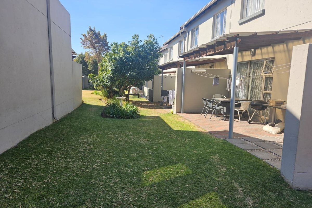 Lock Up and Go in Secure complex - Photo 2