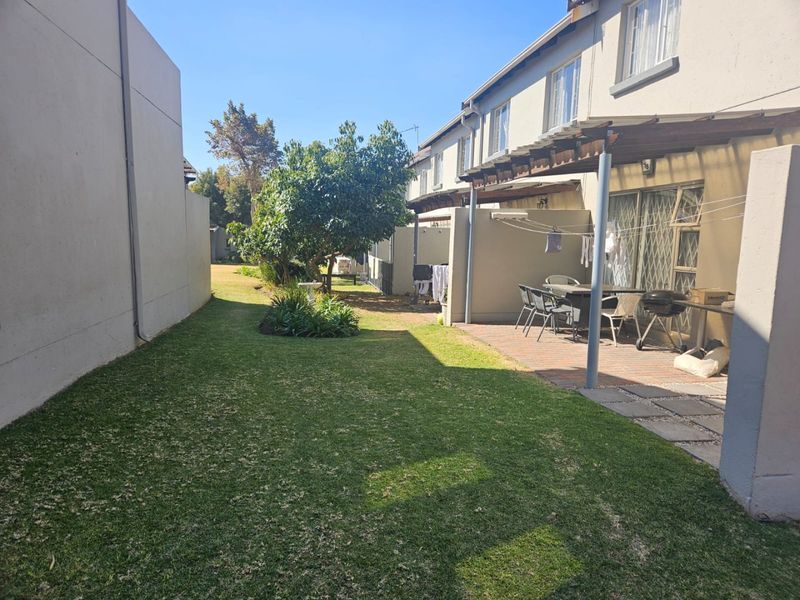 Lock Up and Go in Secure complex - Photo 2